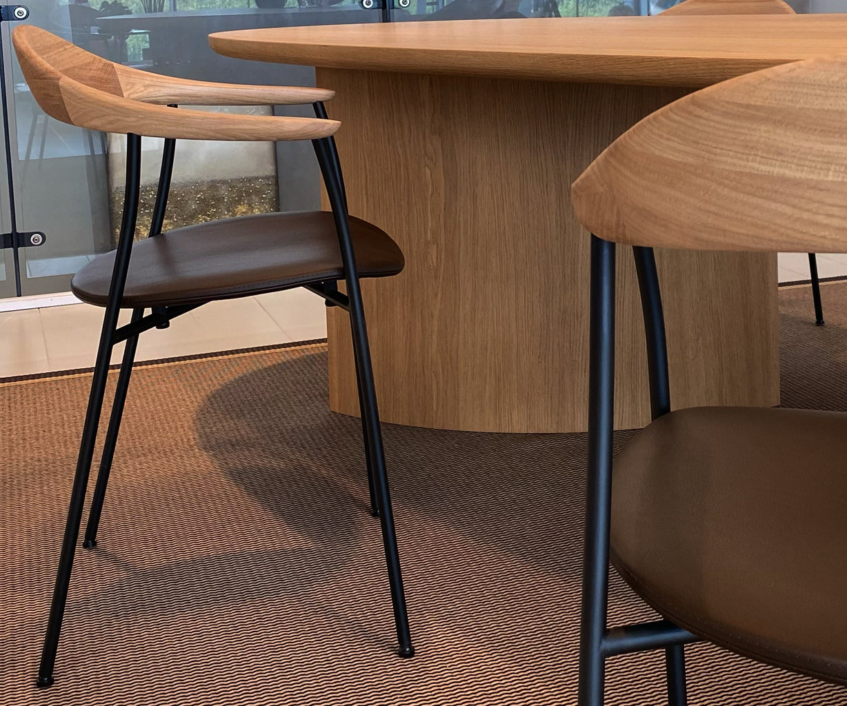 Artisan Neva Contour Chair - Eg - Brun Læder - 6 stk. DEMO.