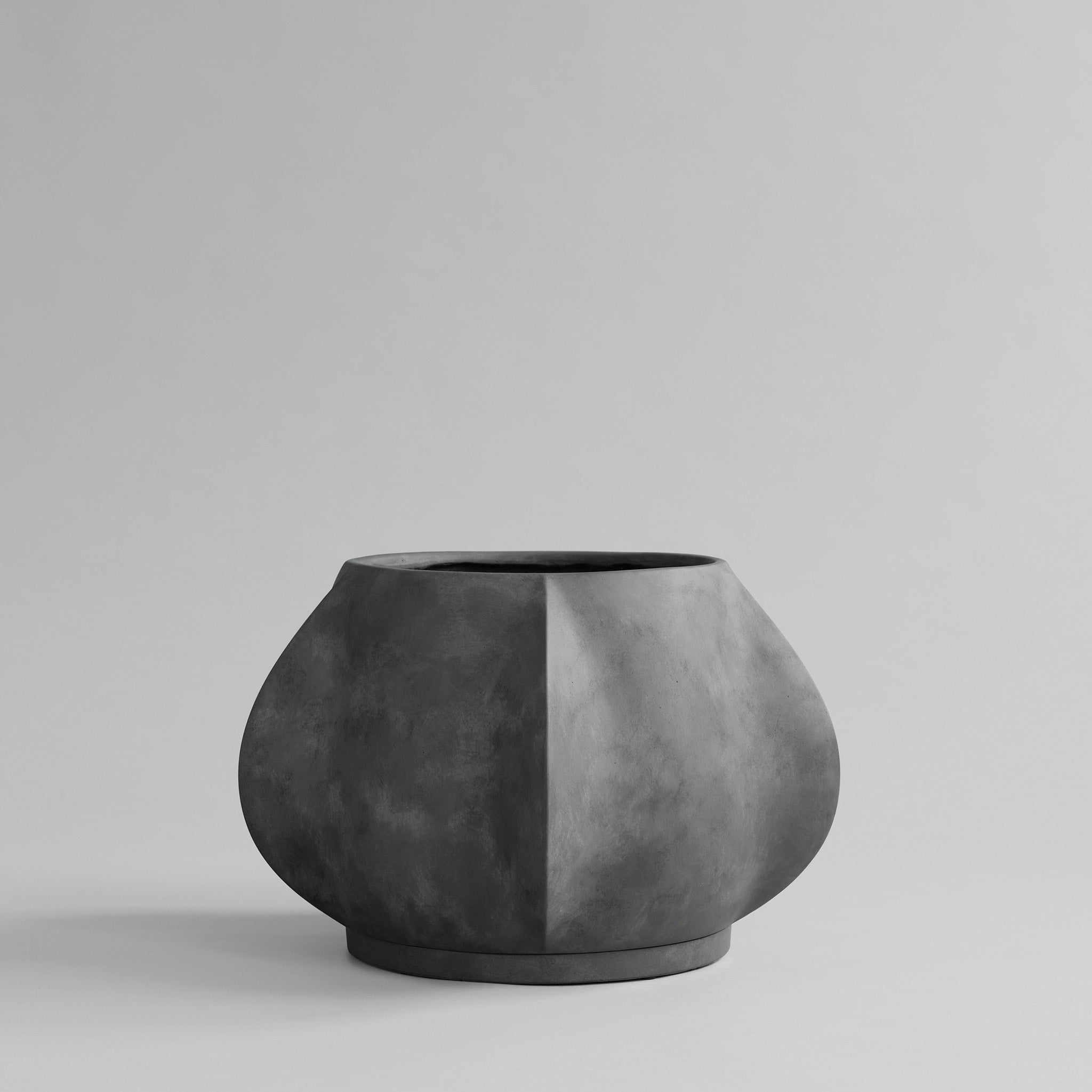 101 CPH Arket Plant Pot, Medio - Dark Grey