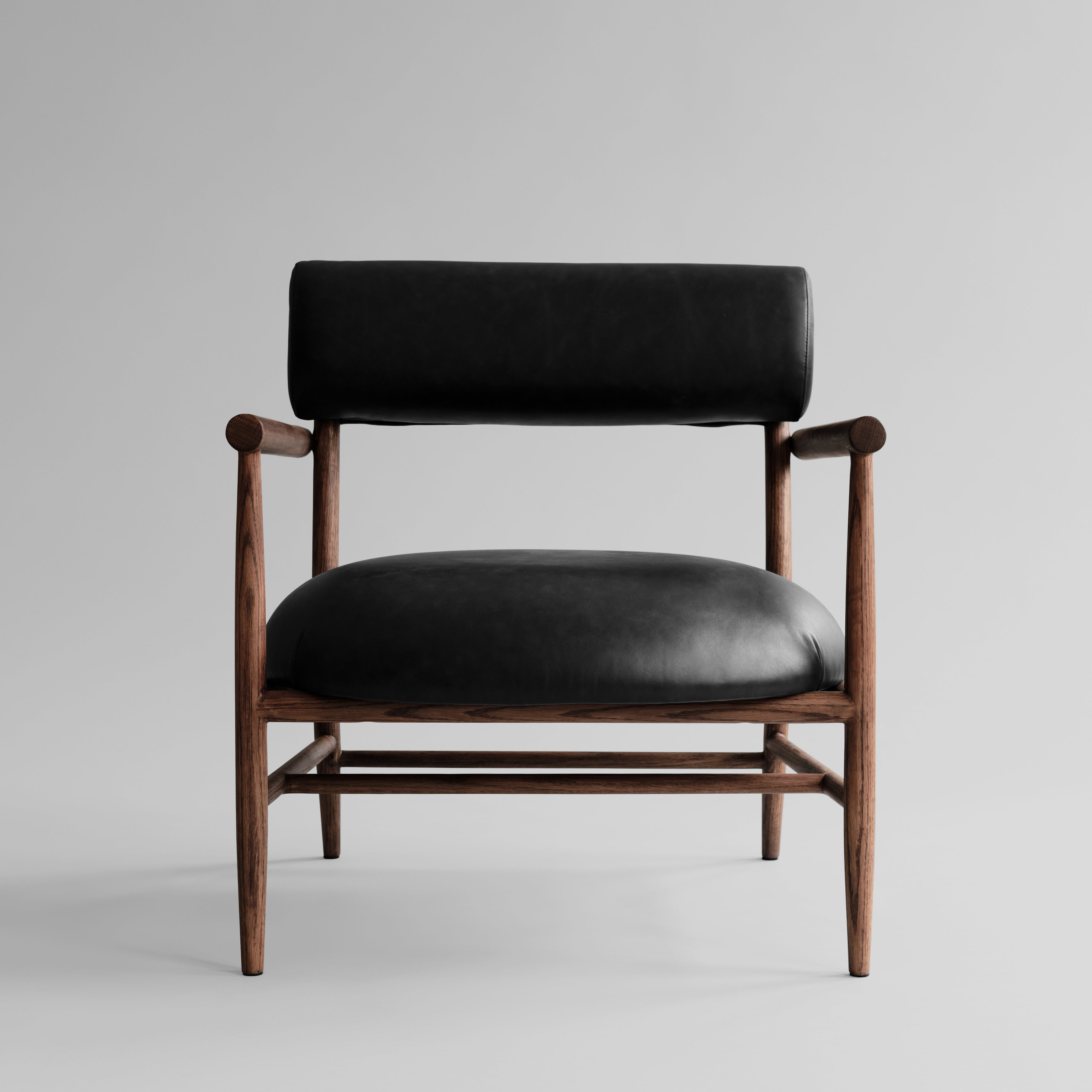 101 CPH Nama Lounge Chair, Classic Brown Oak - Aniline Leather Black