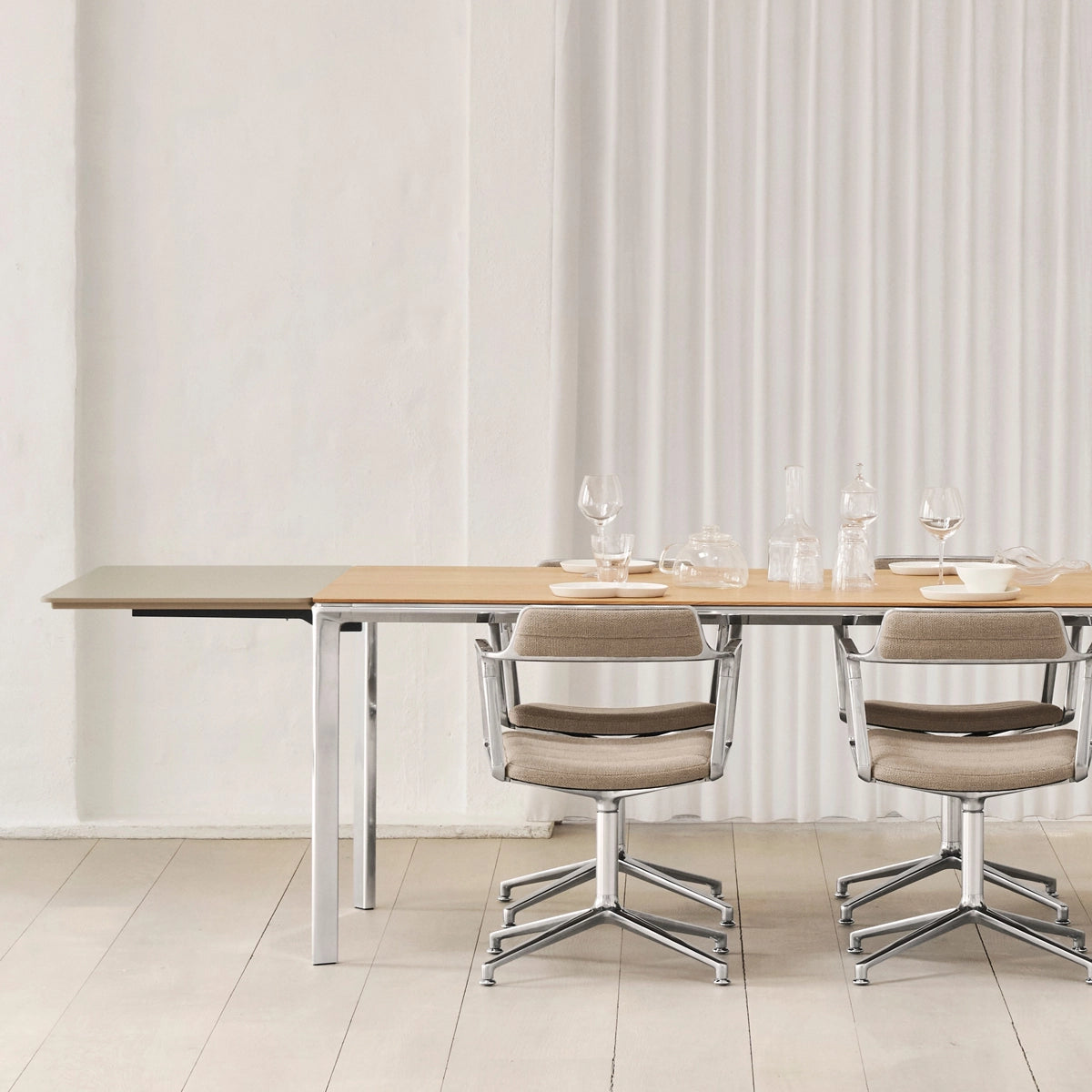 Vipp 434 Table - Light Oak