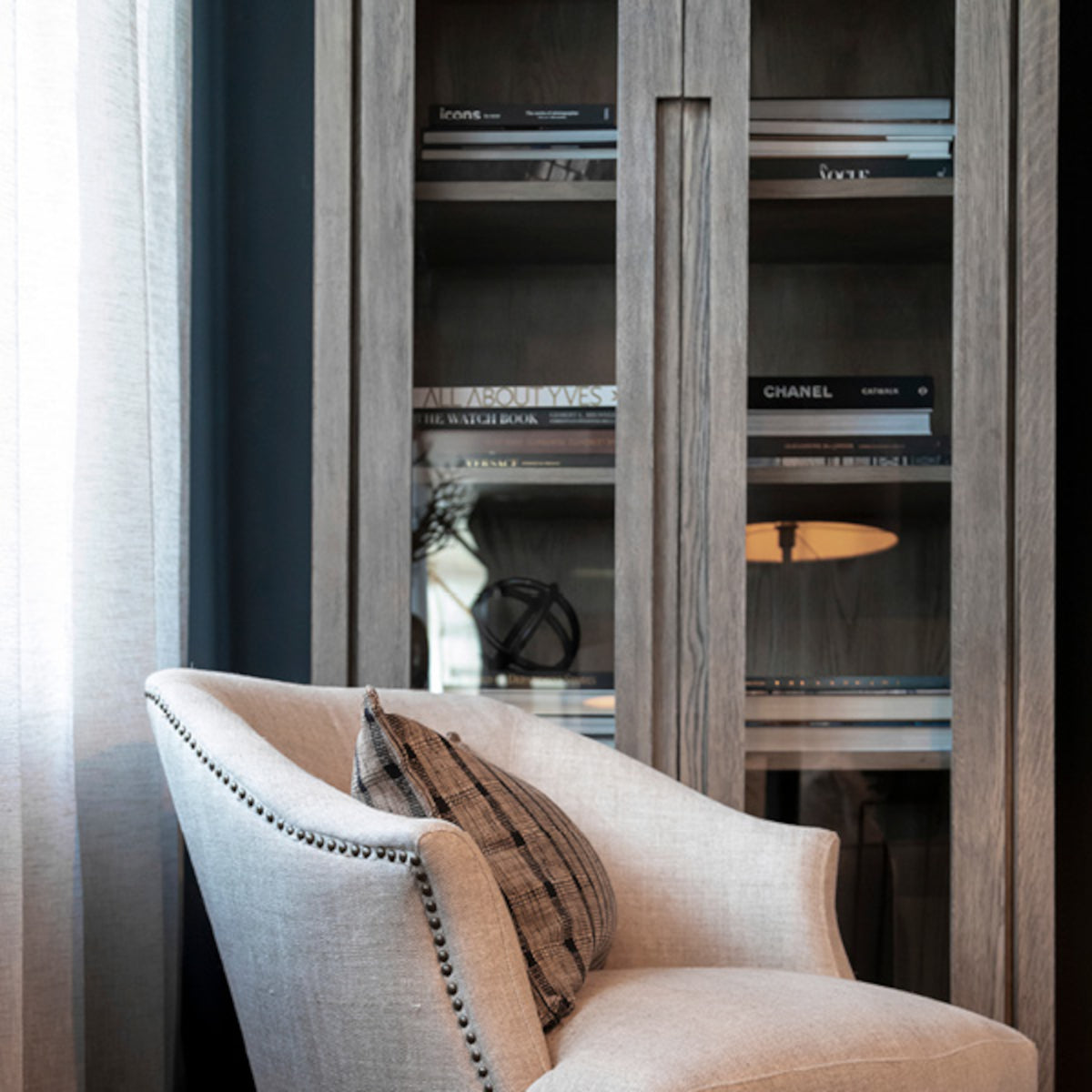 Artwood Hunter vitrineskab - 200x100x40 - antique grey