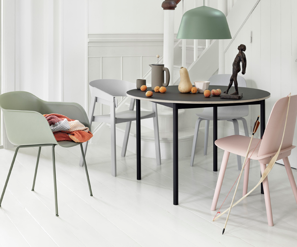 Muuto Base Table - Dia.110cm - Sort linolium