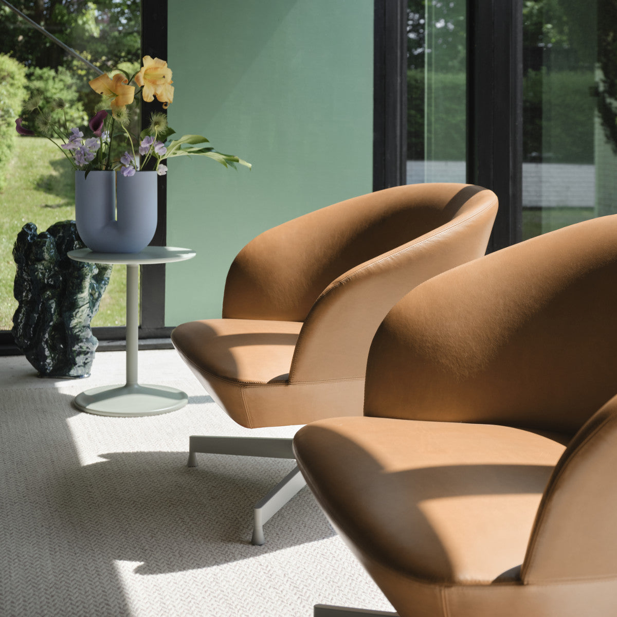 Muuto Oslo Lounge Chair - Swivel - Cognac Leather/Grey