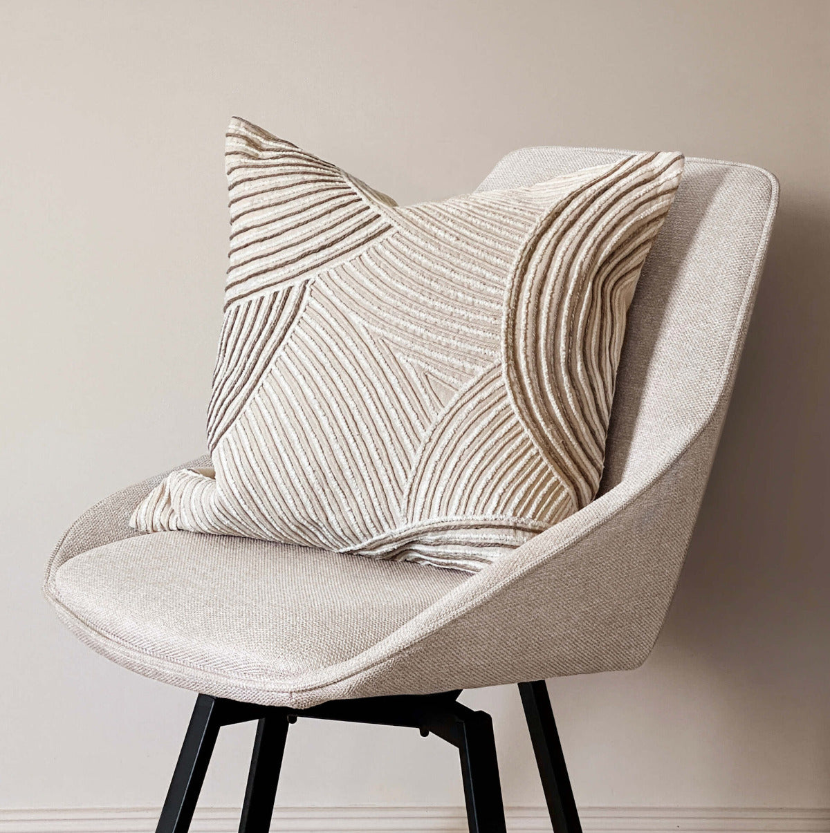 Zelected by Houze Fields pude - 50x50