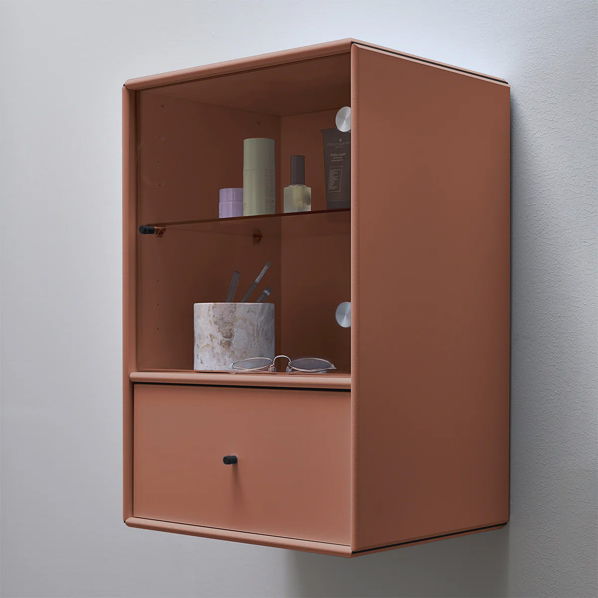 ByAulum Quadrant Sunrise Vitrineskab