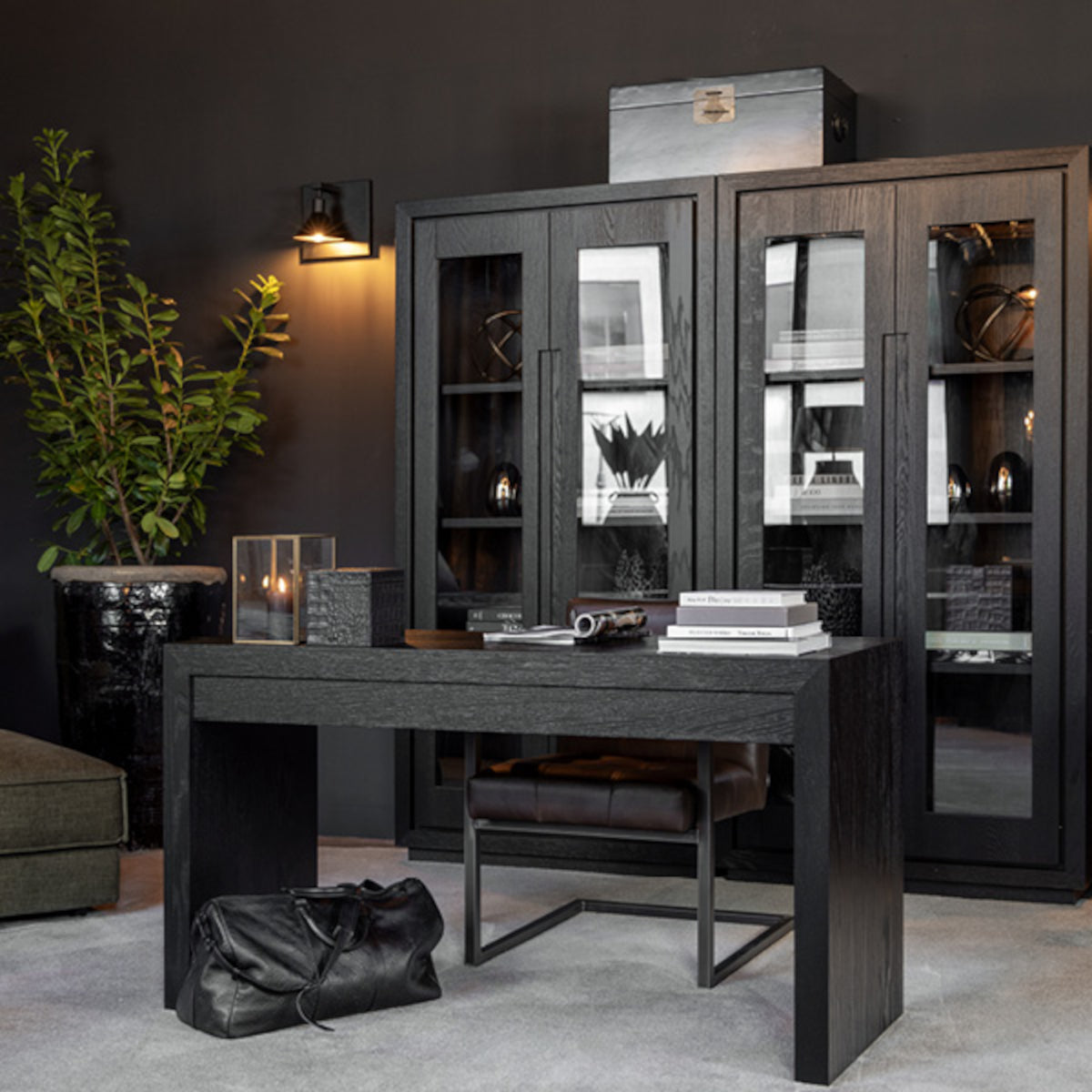 Artwood Hunter vitrineskab - 200x100x40 - black