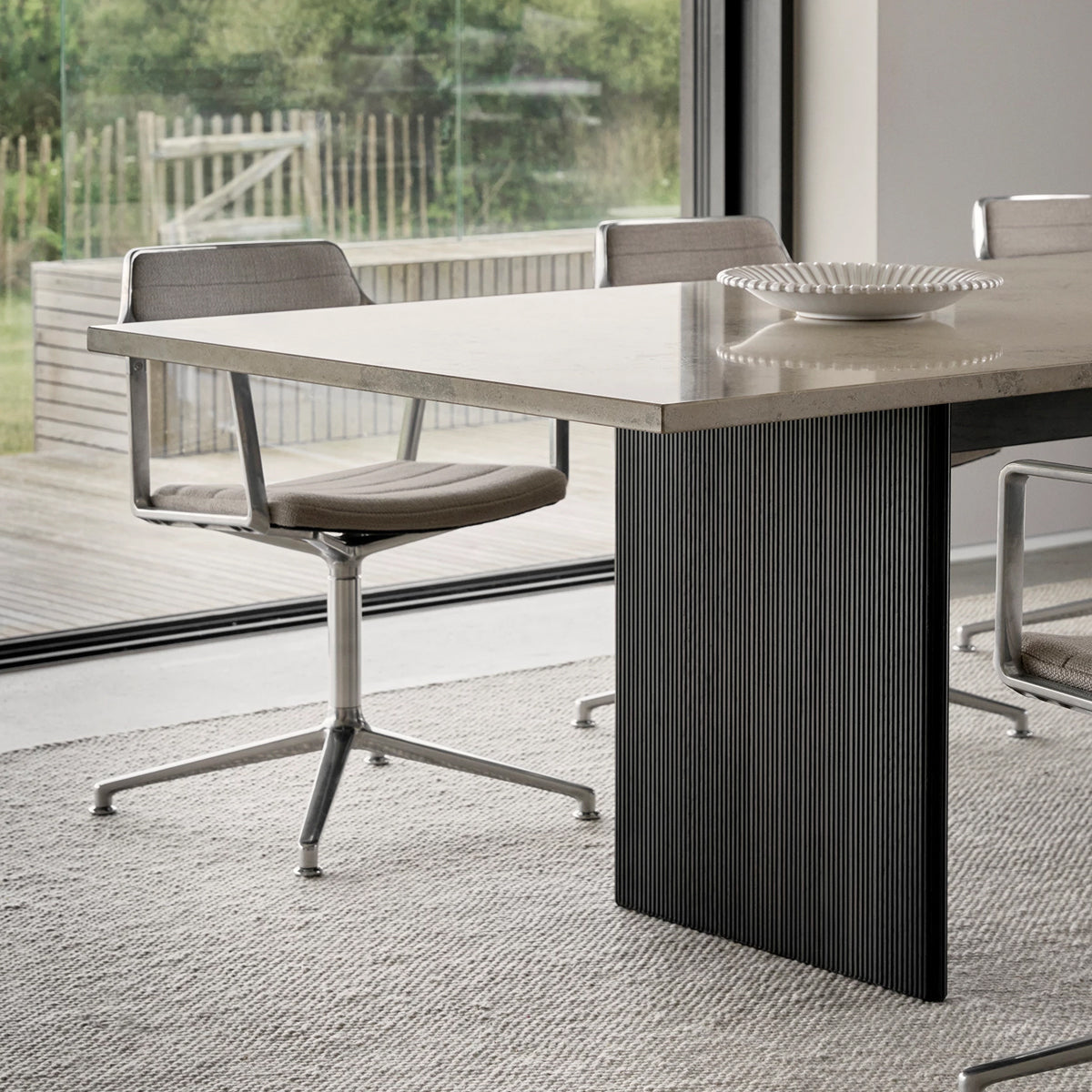 Vipp 496 Cabin Bord Med Stentop - 250x100 - Jura Grau Blau - Dark Oak