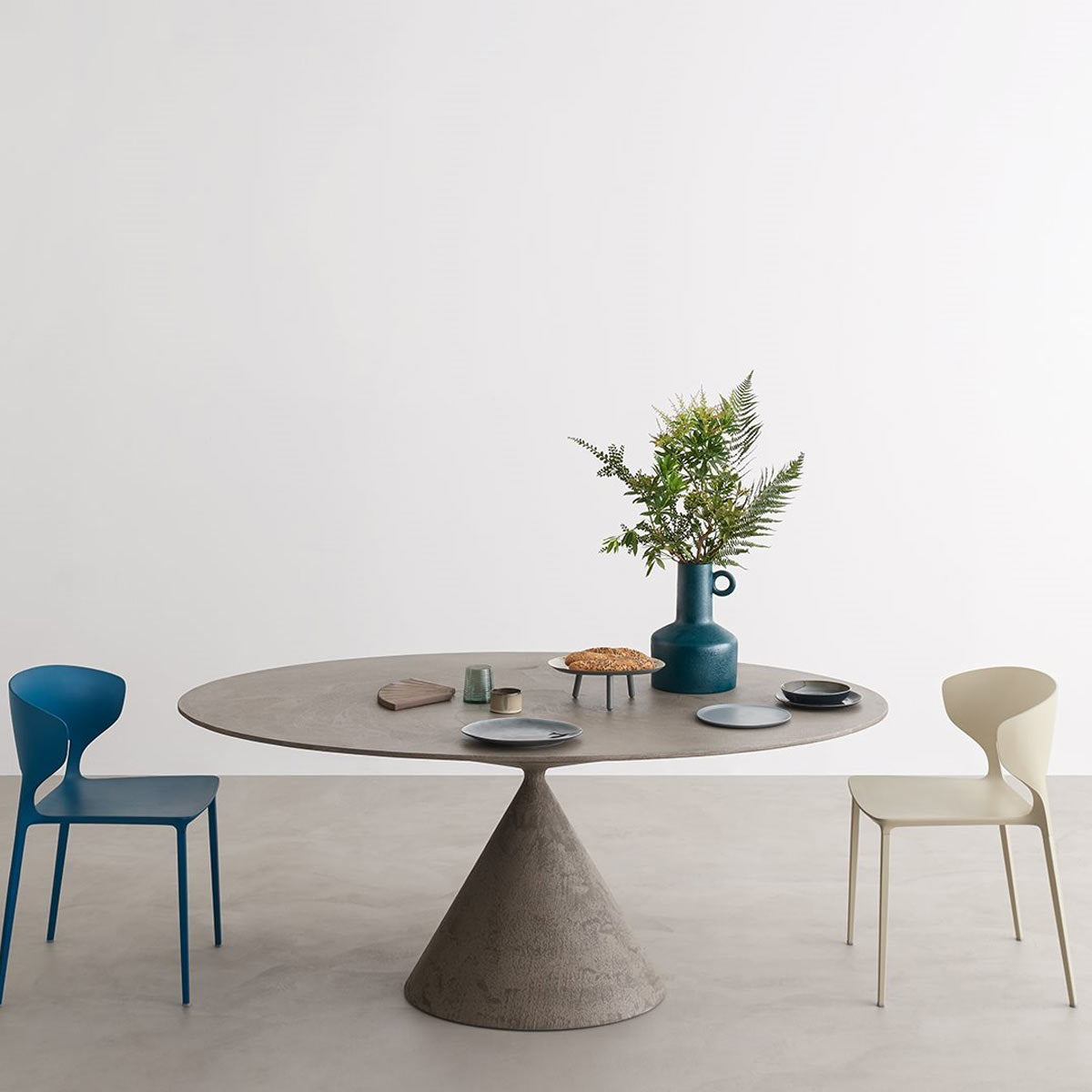 Desalto Clay Table - Tufo Stone - Ø160cm.