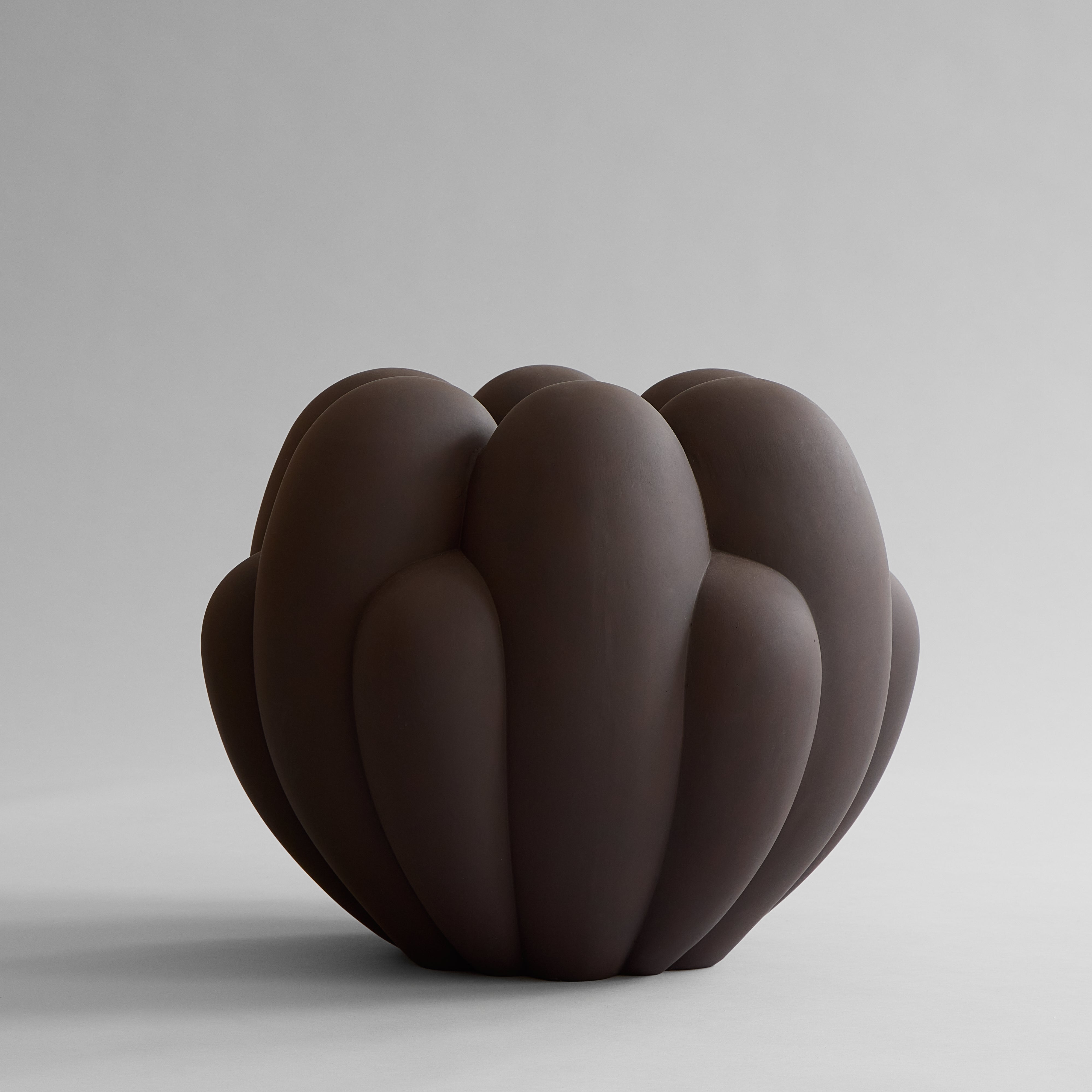 101 CPH Bloom Vase, Big - Chocolate Brown