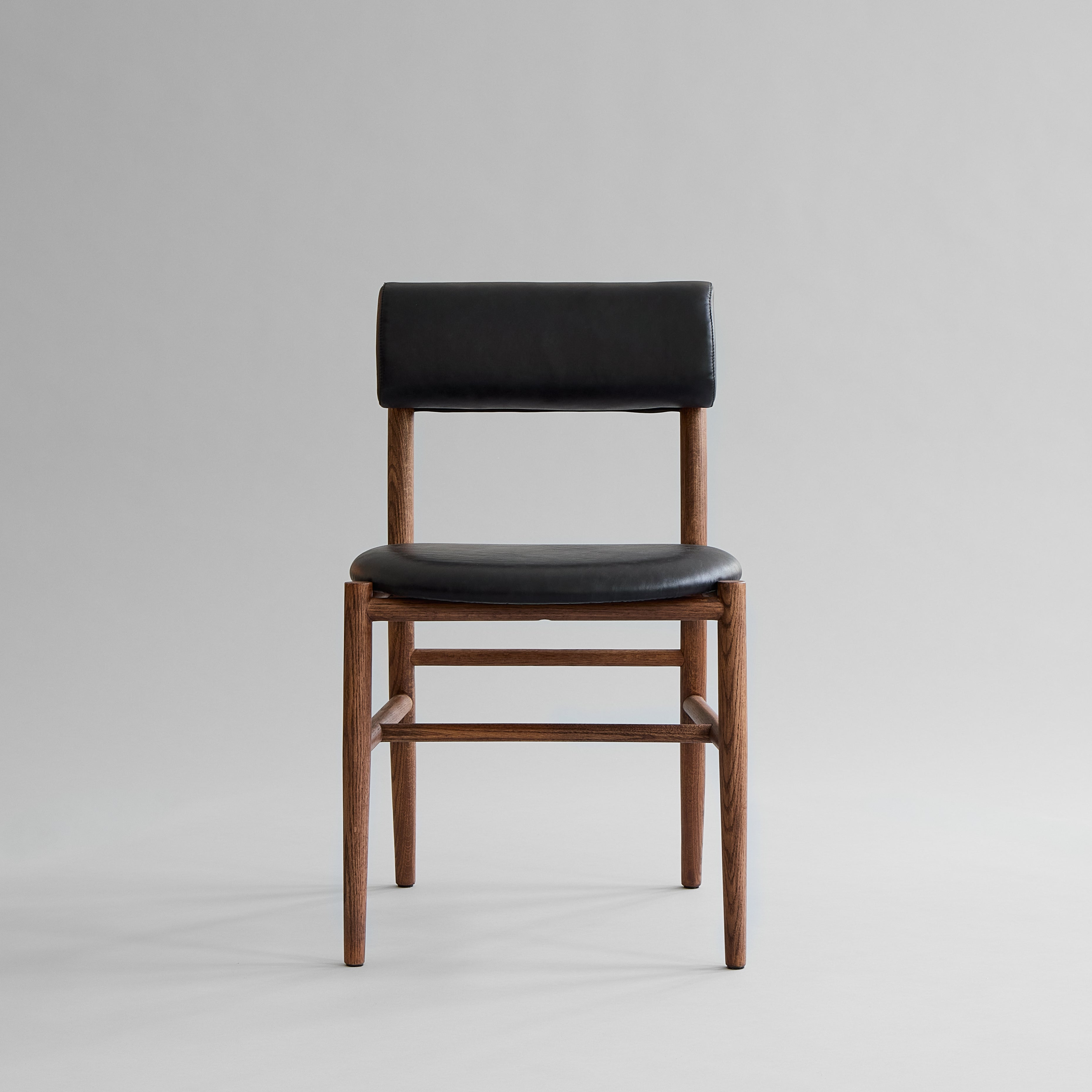 101 CPH Nama Dining Chair, Classic Brown Oak - Aniline Leather Black