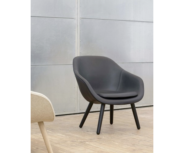 HAY About A Lounge Chair (AAL82) - Sort Eg - Sort Sense Læder