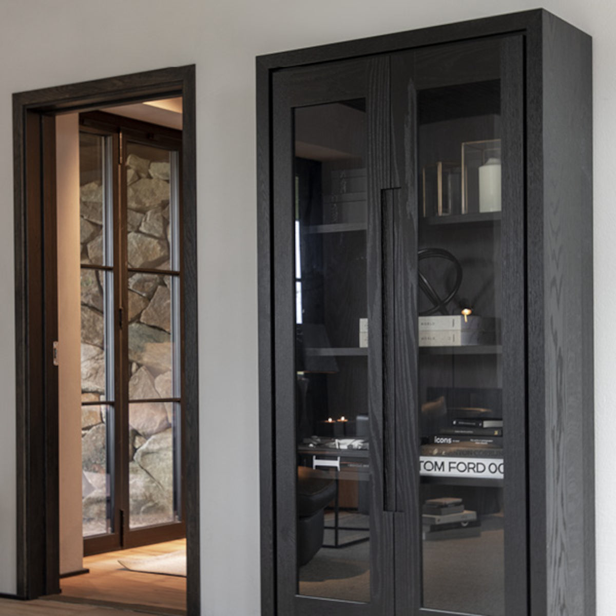 Artwood Hunter vitrineskab - 200x100x40 - black