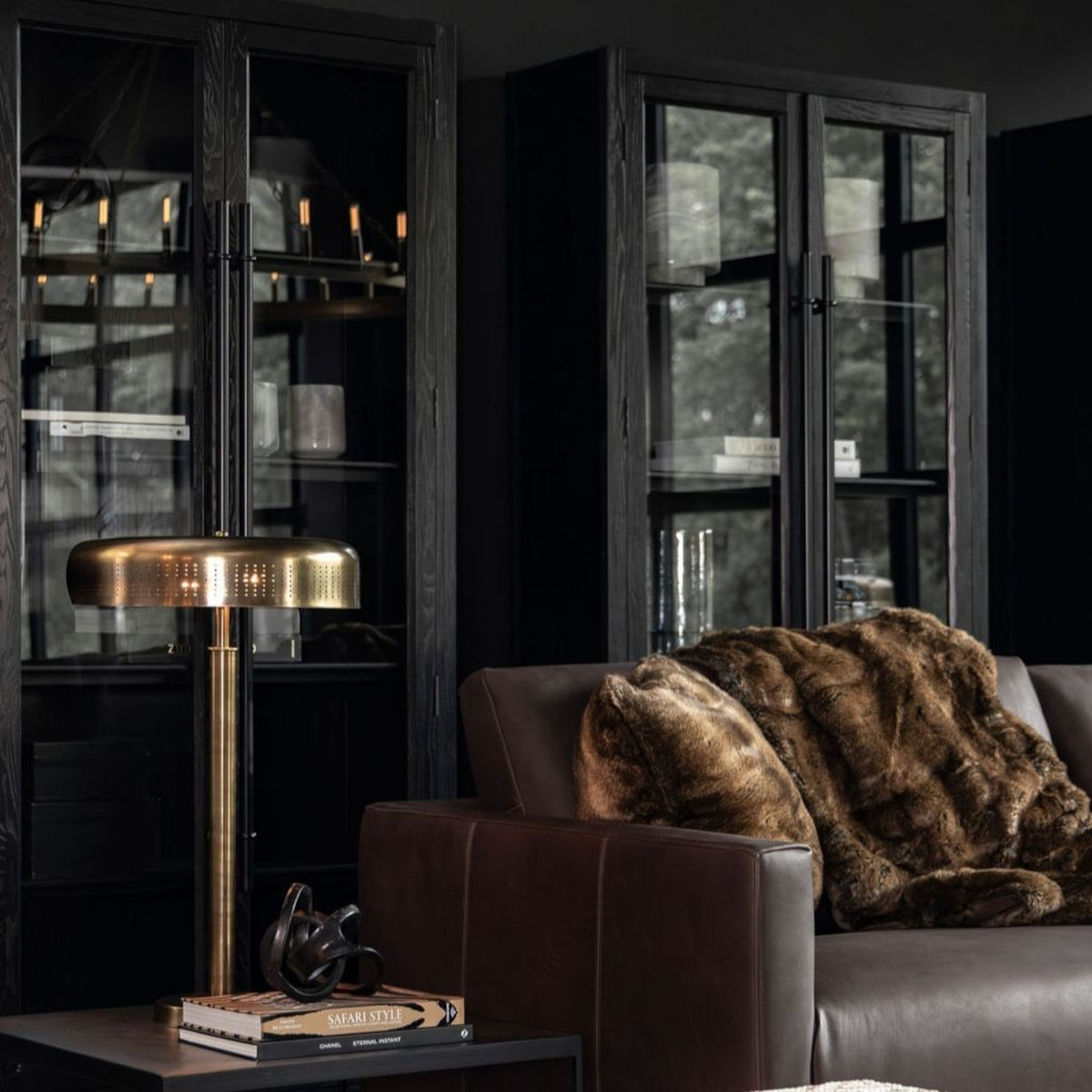 Artwood Narbonne vitrineskab - 210x103x39 - black