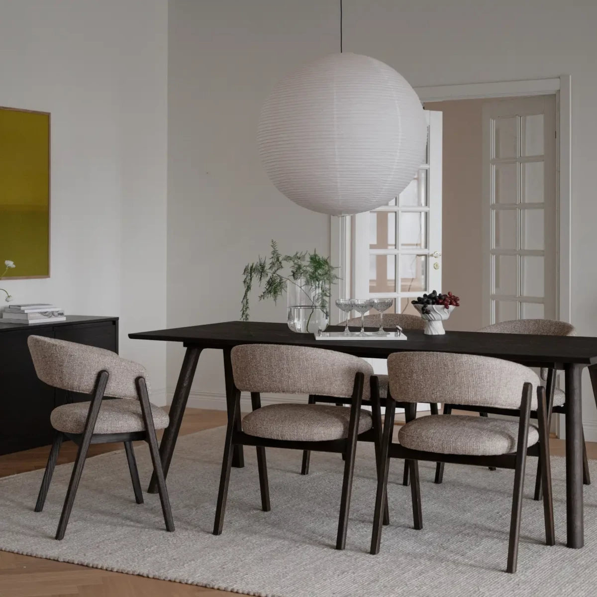 Rowico Home Barnaby spisestuestol - mørk beige / mørk eg