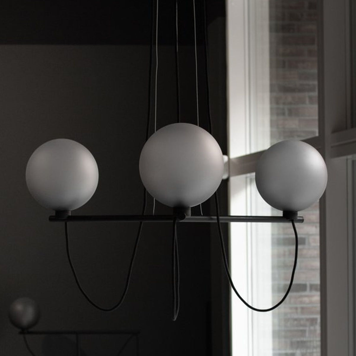 Handvärk 3 Globe Chandelier - DEMO.