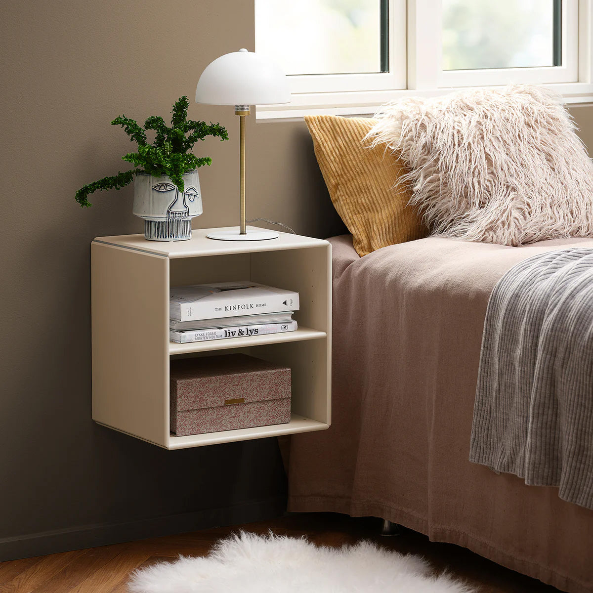 ByAulum Quadrant Charlotte Vægreol