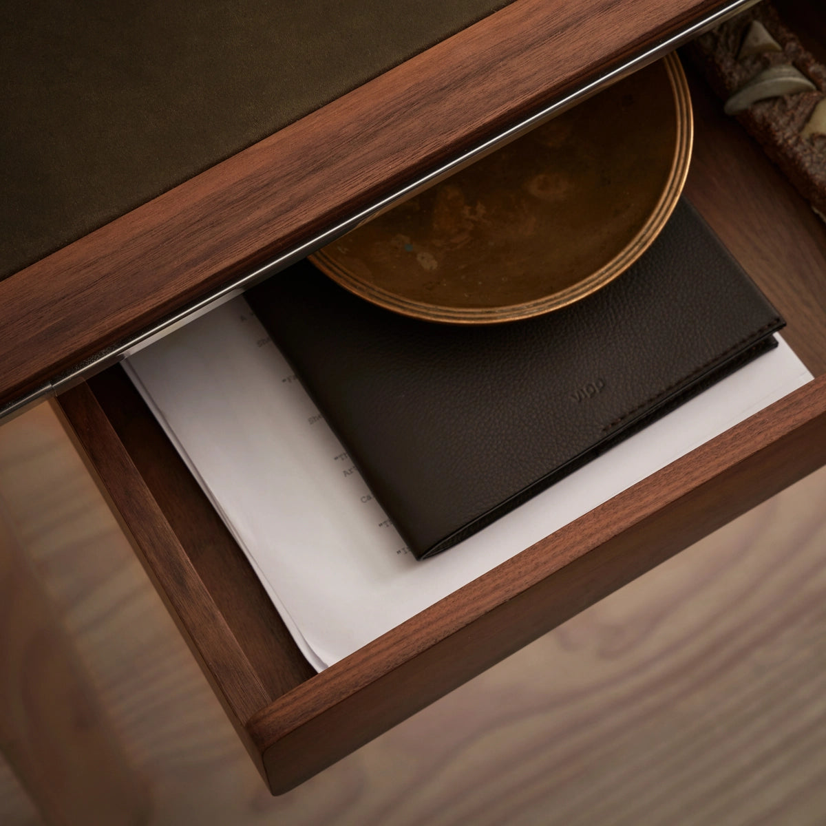 Vipp 432 Workdesk - Walnut - Bosco Leather
