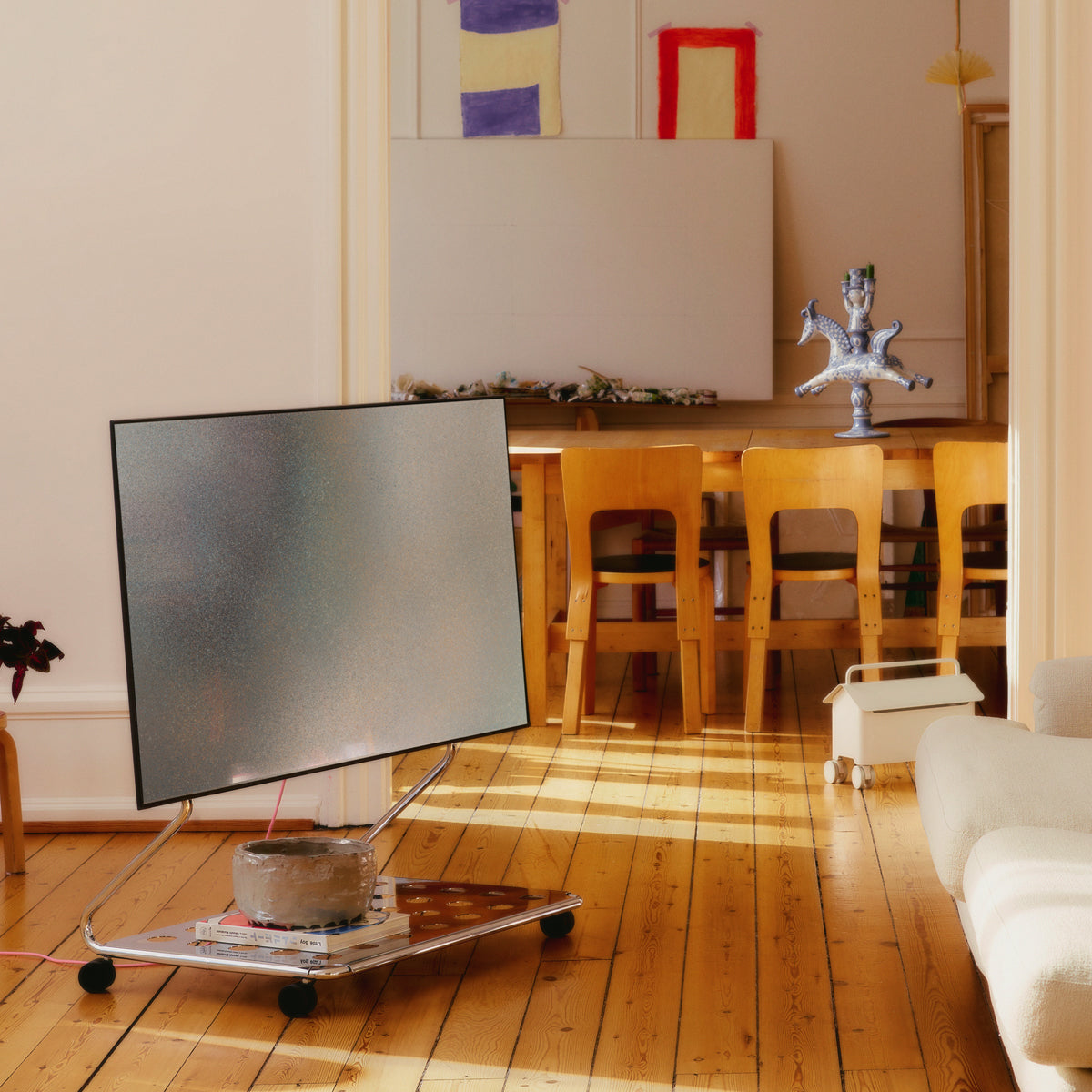 Pedestal Disco TV Stander - Chrome