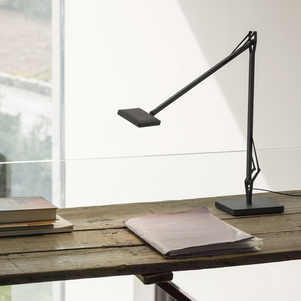Flos Kelvin Edge Base Bordlampe