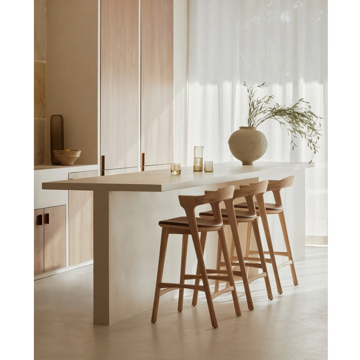 Ethnicraft Oak Bok Barstol - Natur Eg - Cognac læder