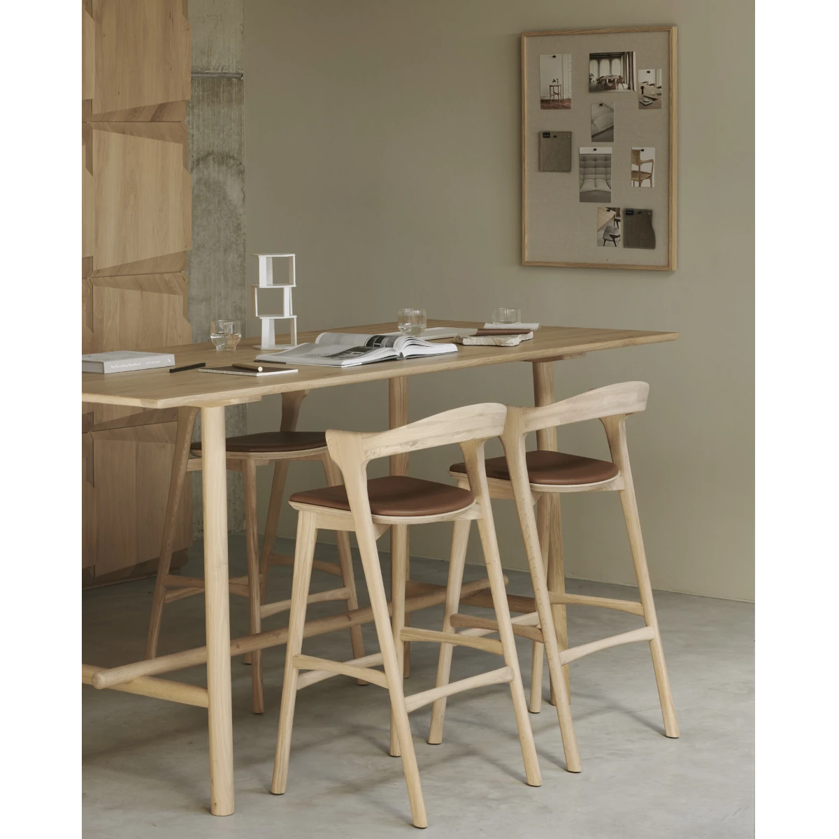 Ethnicraft Oak Bok Barstol - Natur Eg - Cognac læder