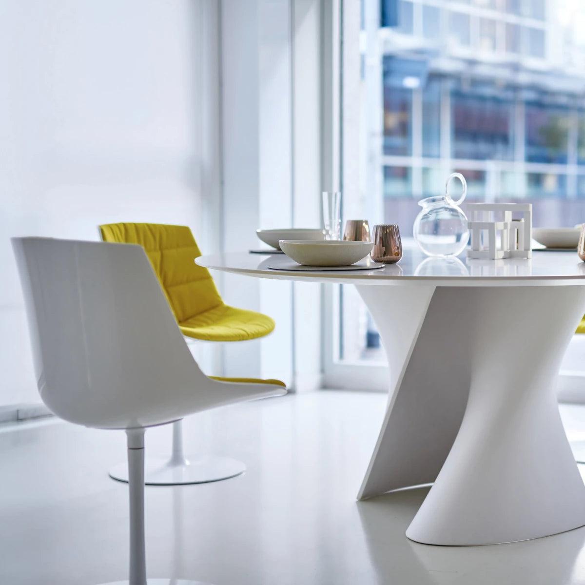 Mdf Italia Flow Chair - Søjleben - Frontpolster - Etis Stof