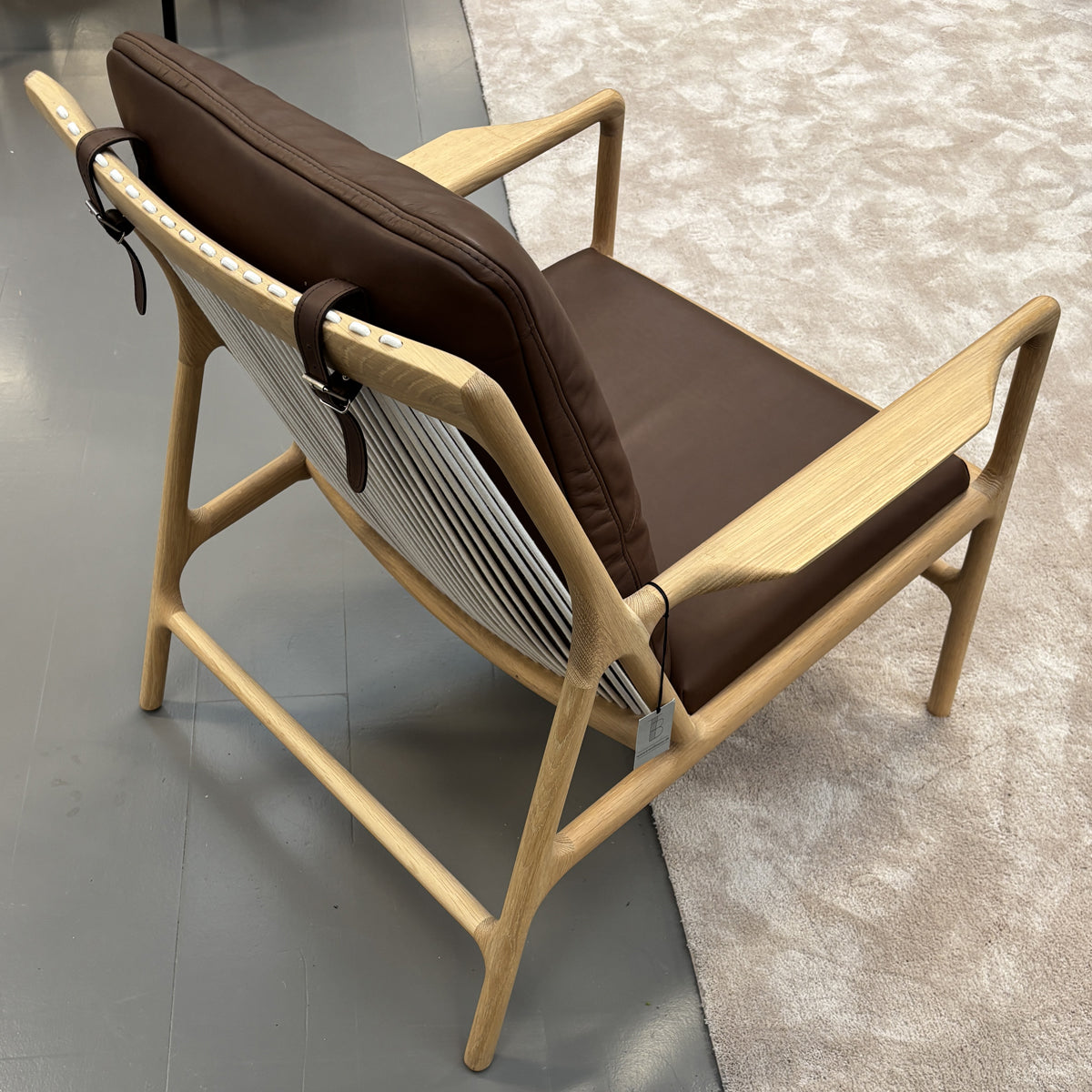 Gazzda Dedo Easy Chair - Brun Dakar Læder - DEMO.