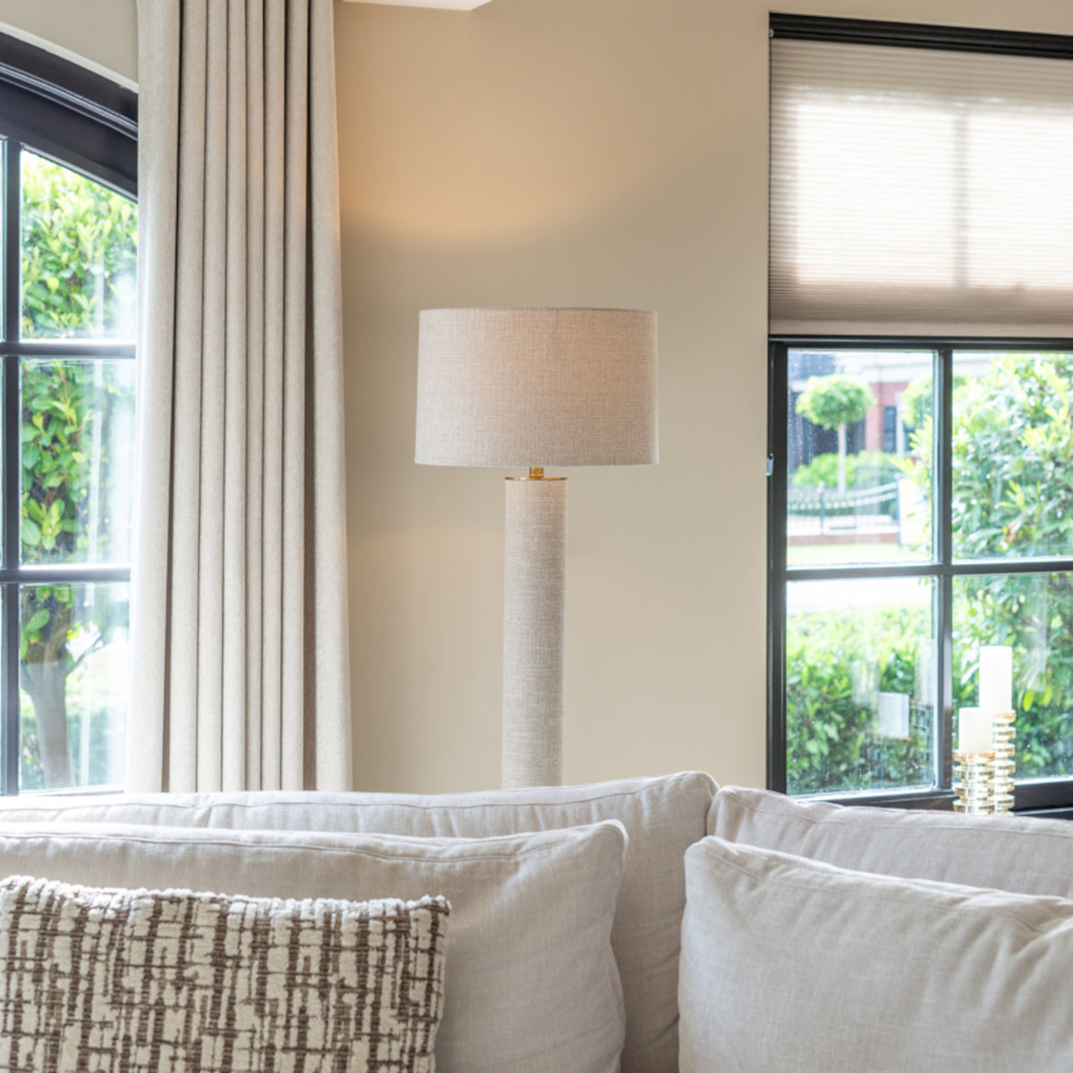 Richmond Interiors Joline gulvlampe - beige