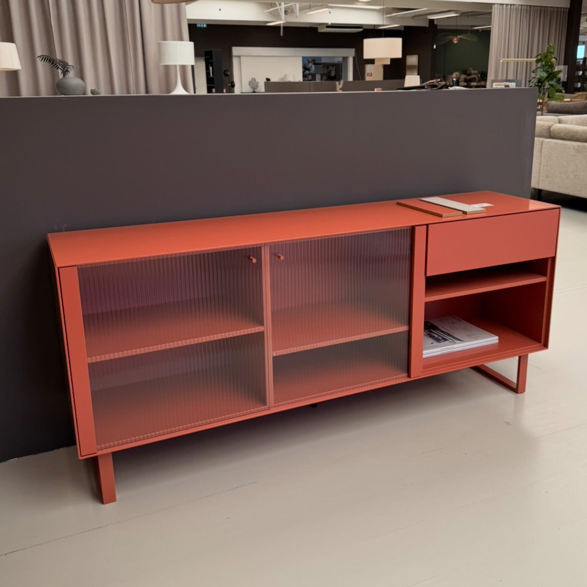 DEMO Hammel Edge Skab 500 - Ant Red