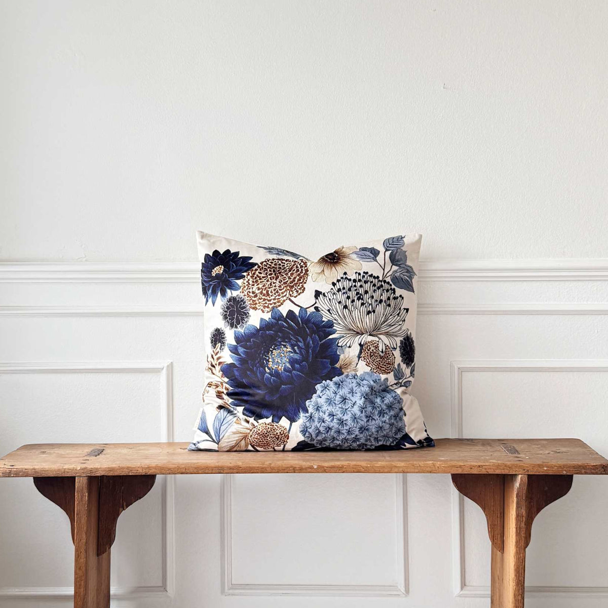 Vanillafly pude - midnight bloom - 50x50 - inkl fyld