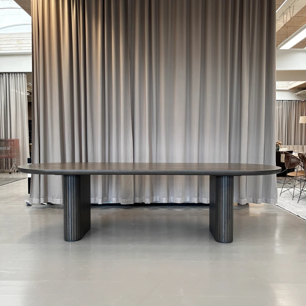 Mossroom Palisade Spisebord - Ovalt - 280x100cm - DEMO.