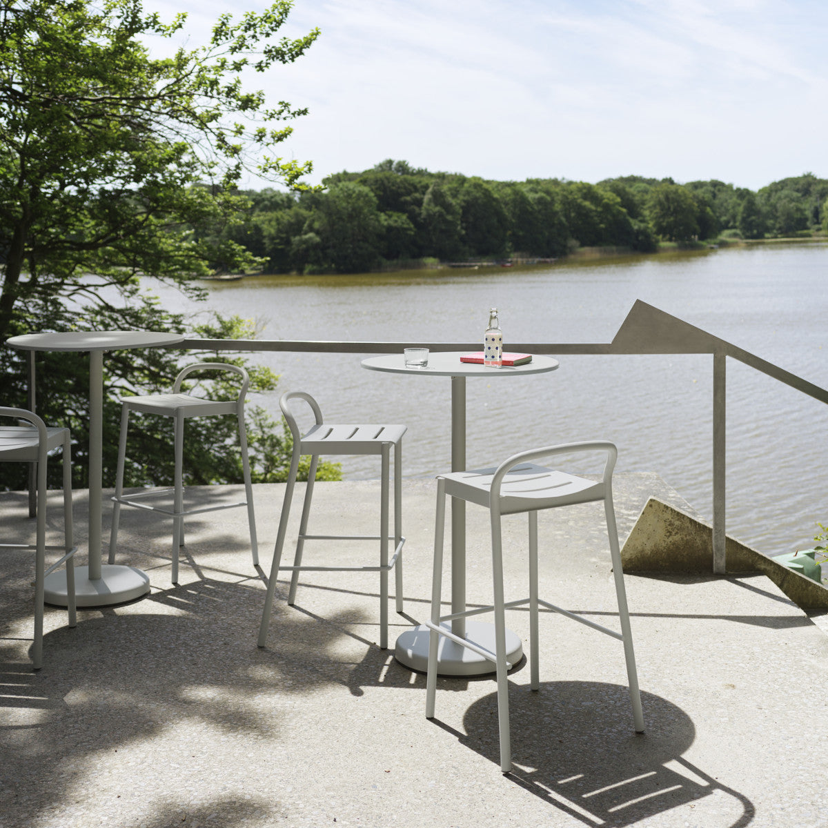 Muuto Linear Steel Bar Table Rundt