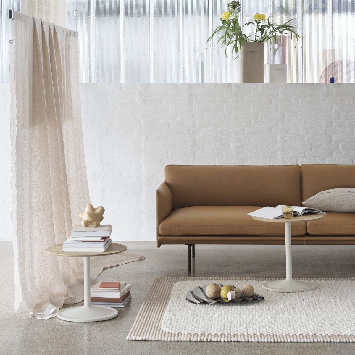 Muuto Outline Sofa - 3-pers. - Cognac Refine Læder - Alu.