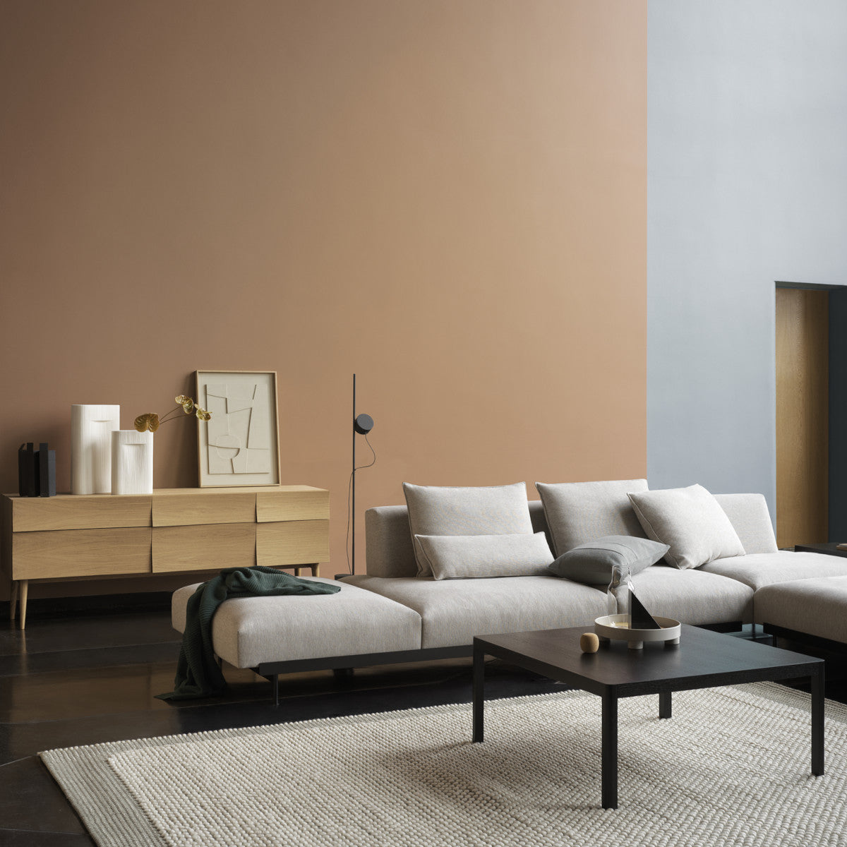 Muuto Workshop Coffee Table - Black Oak - 86x86 cm.