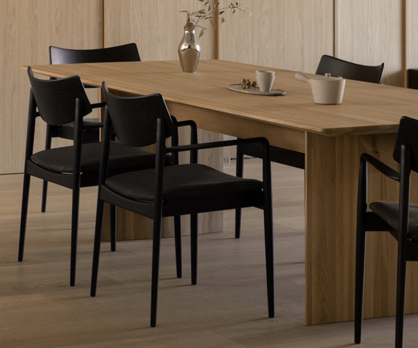 Karimoku Case Study A-DC02 Spisestol - Smoked Oak - Leabelle - X353