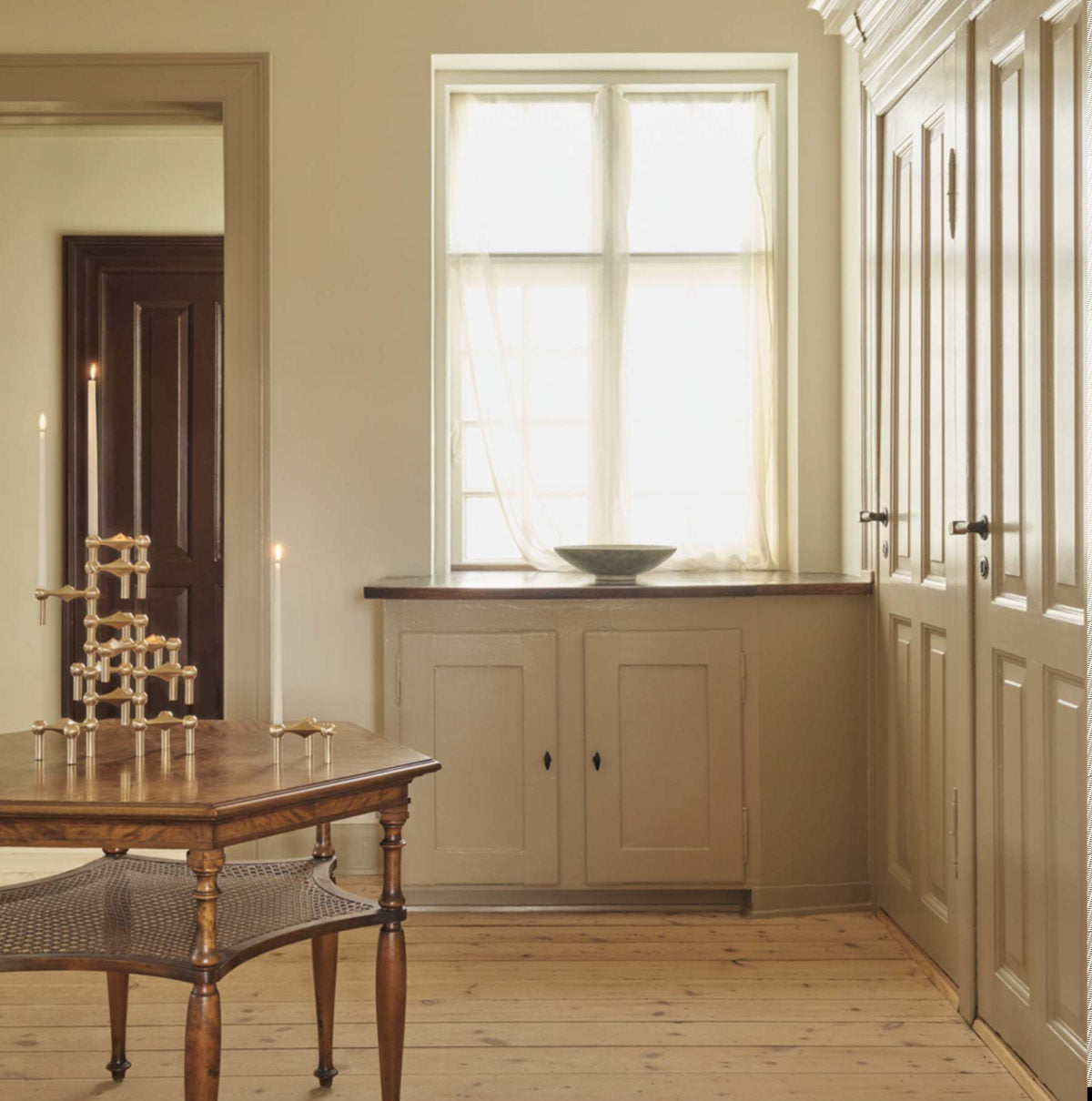STOFF Nagel Lysestage - Brushed brass