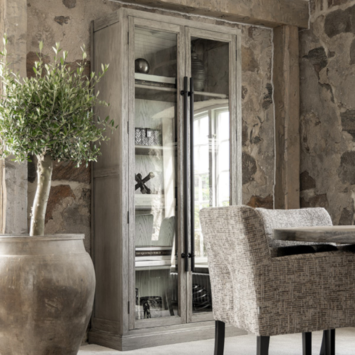 Artwood Narbonne vitrineskab - 210x103x39 - pearl grey