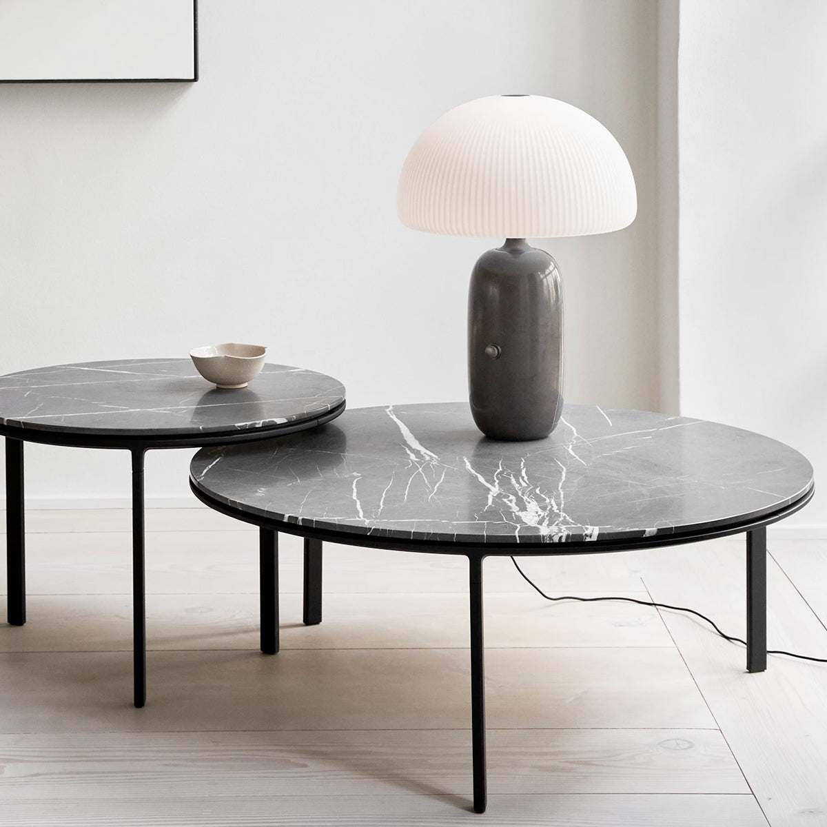 Vipp 423 Sofabord Ø60 - Pietra Grey