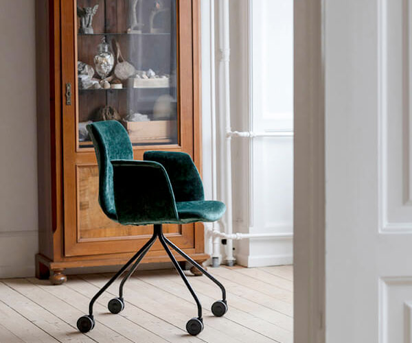 Bent Hansen Primum Armchair - Sort Drejestel - Eros Velour
