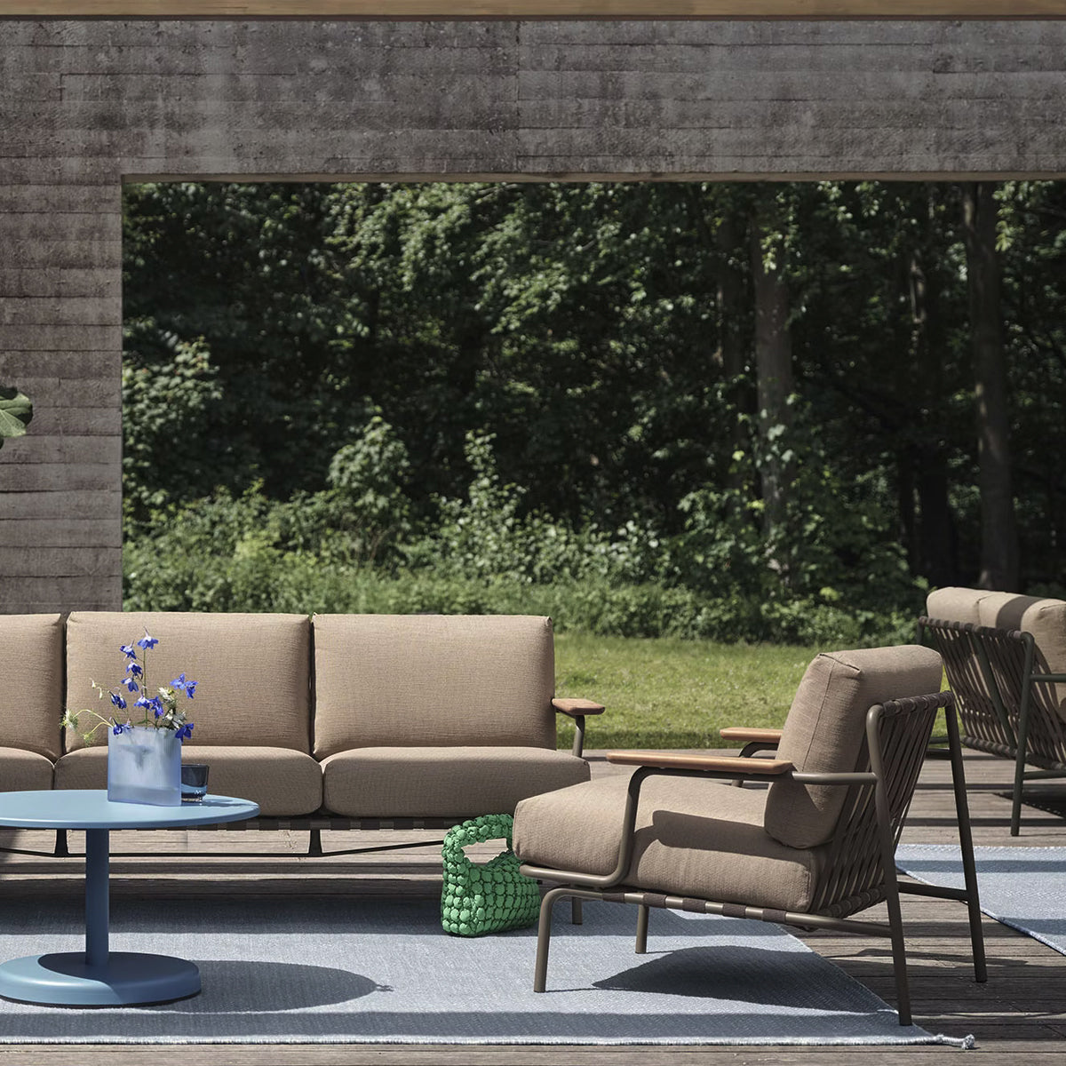Muuto Settle Sofa + Stol Ribbed Weave - Taupe + Flow Loungebord - DEMO.
