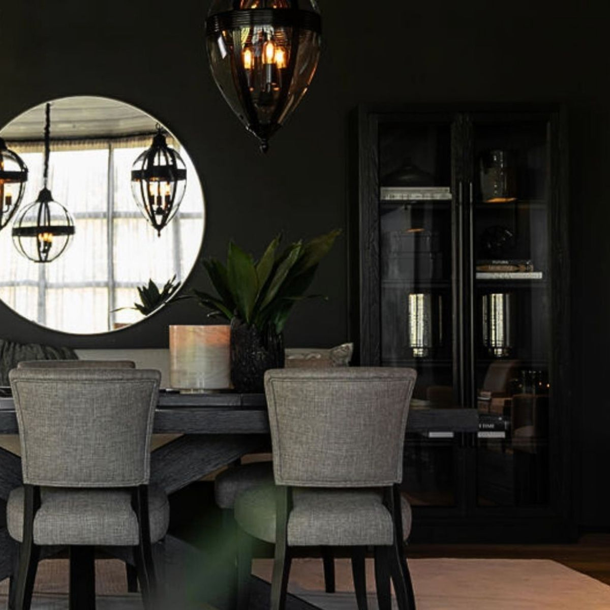 Artwood Narbonne vitrineskab - 210x103x39 - black