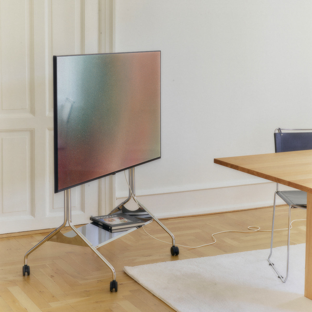 Pedestal Moon Rollin Tall TV Stander